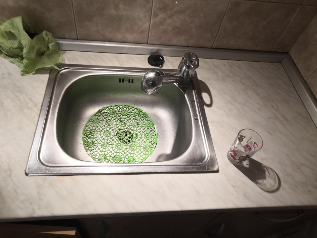 Economy Flat 18 Minutes From Vaclavske Namesti Prag Exterior foto